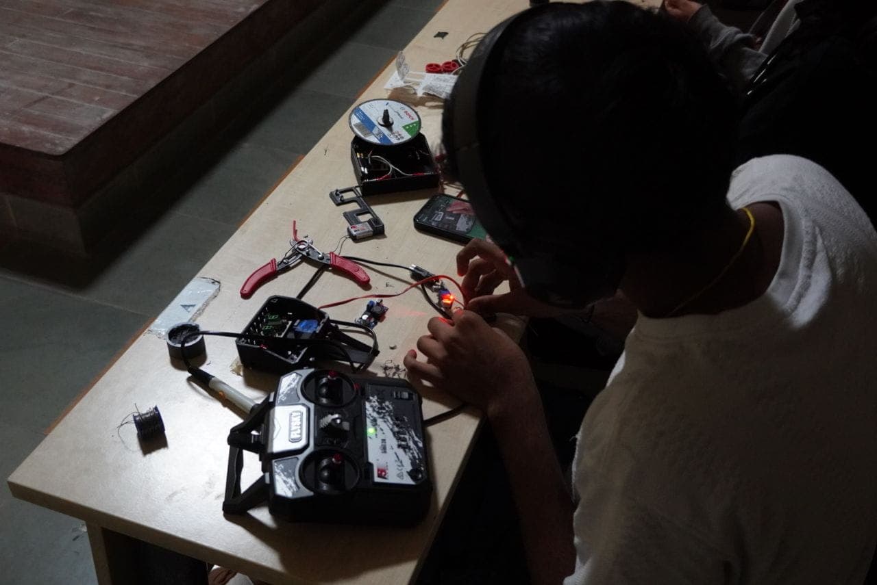 Electronics circuit wiring and transmitter setup